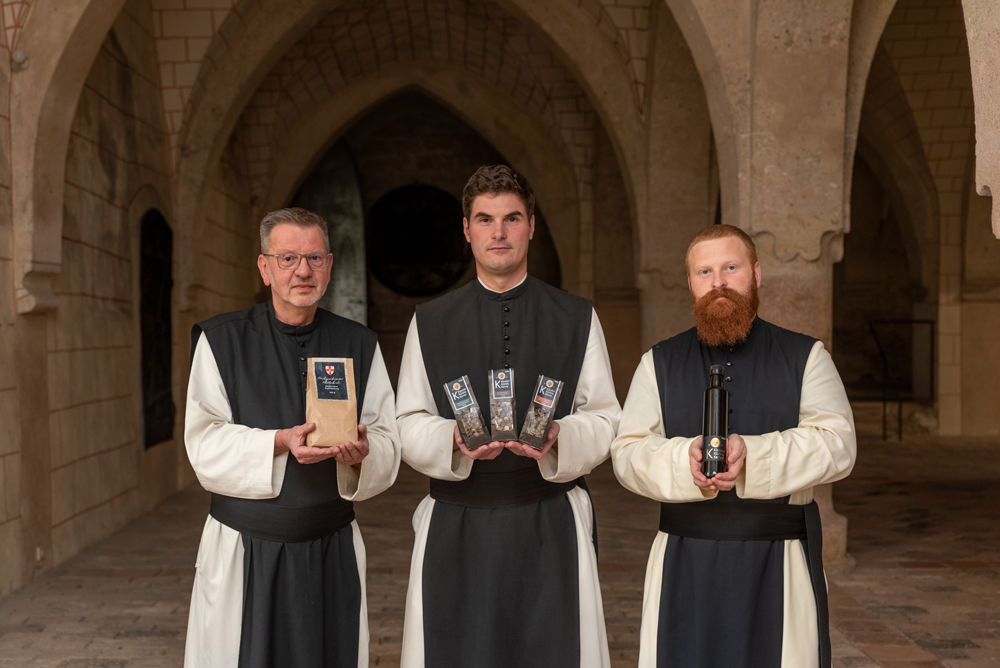 stift heiligenkreuz andrea sojka mönche kernöl