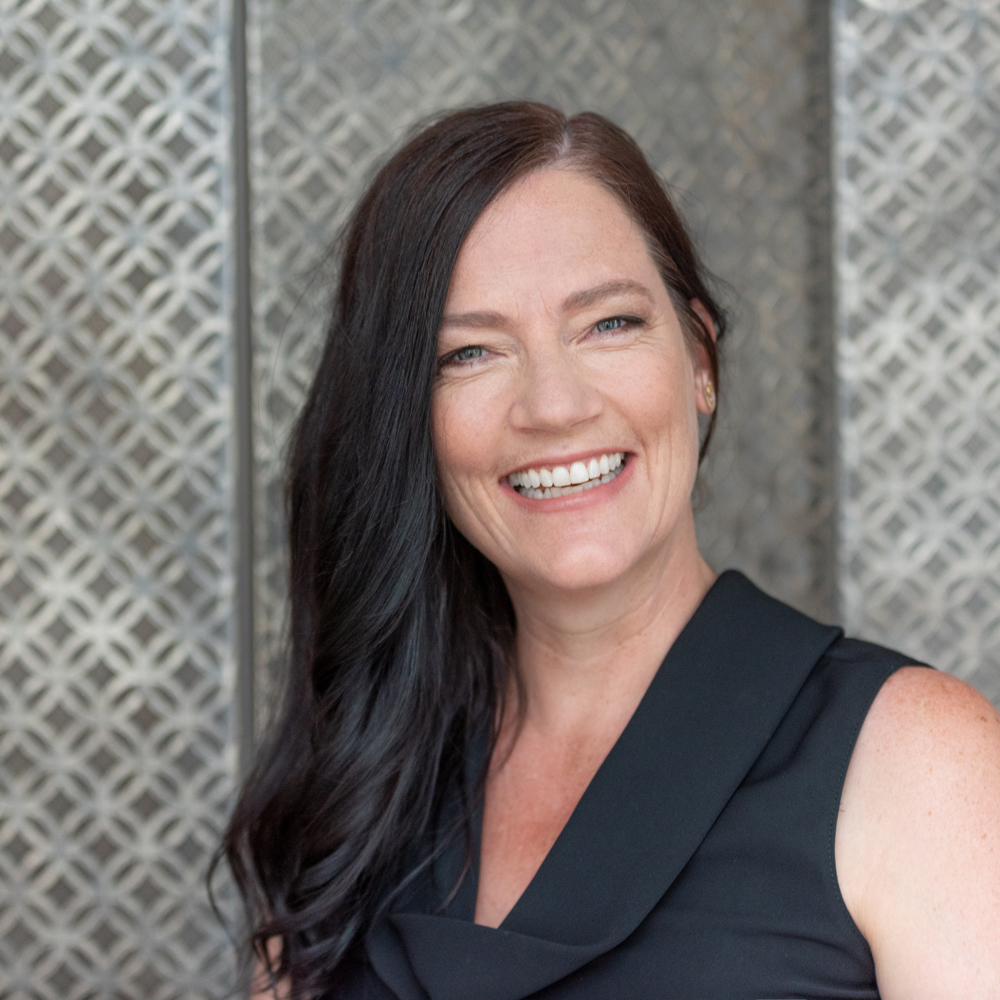 Professionelles Bewerbungsfoto einer selbstbewussten Unternehmerin – Personal Brand Fotografie in Wien und Niederösterreich