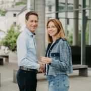 Soul Brand Fotos von Andrea Sojka mit dem Team von Golser United OG. Eine Frau und ein Mann im Portrait Outdoor