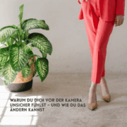 unsicher Du fühlst dich nicht fotogen? Body Code Mentoring zeigt Weg zu mehr Selbstvertrauen und fotogener Präsenz